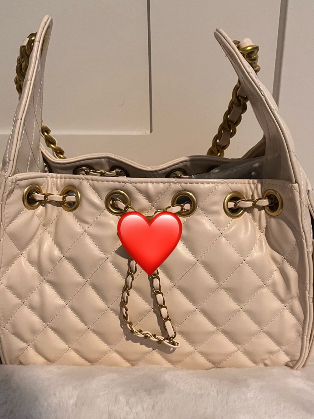 Quilted Cream Chain-Handle Women’s Shoulder Bag. Never used